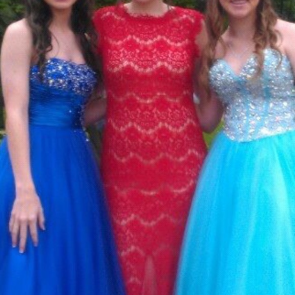 COPY - Red prom dress - Picture 4 of 4